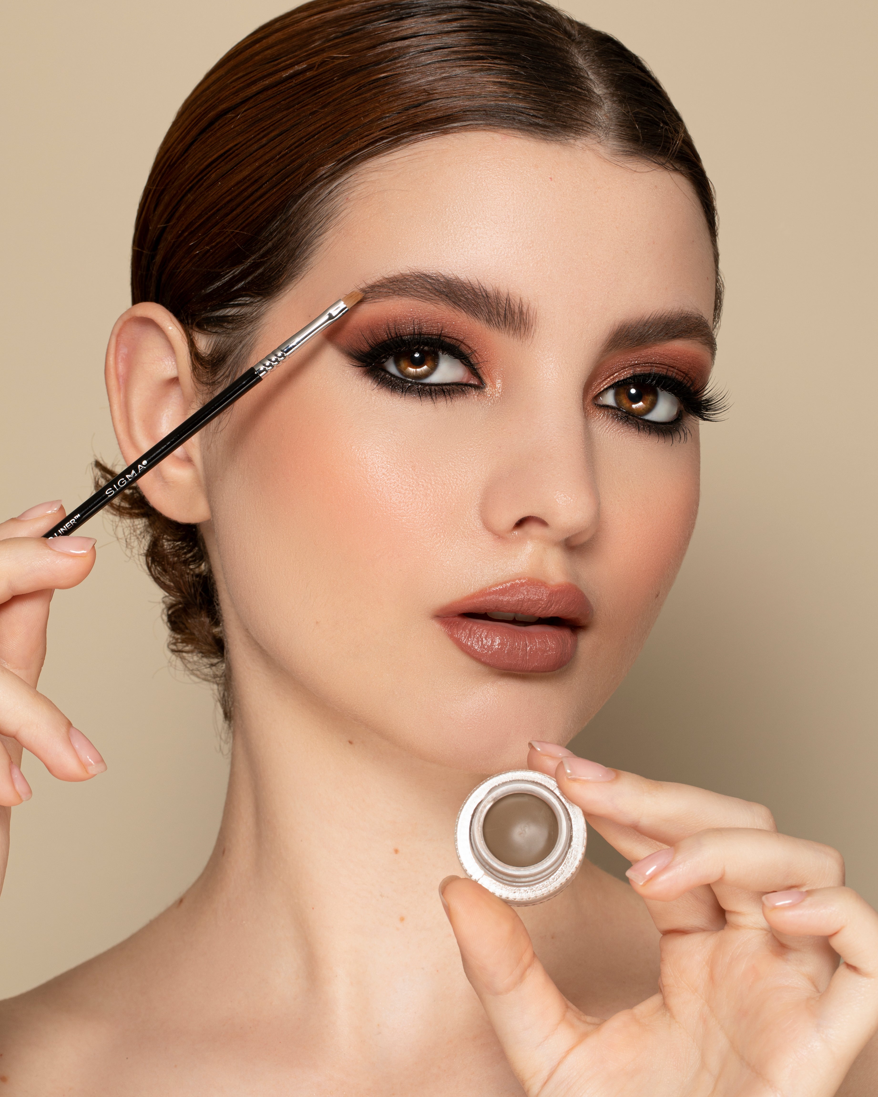 Define + Pose Brow Pomade