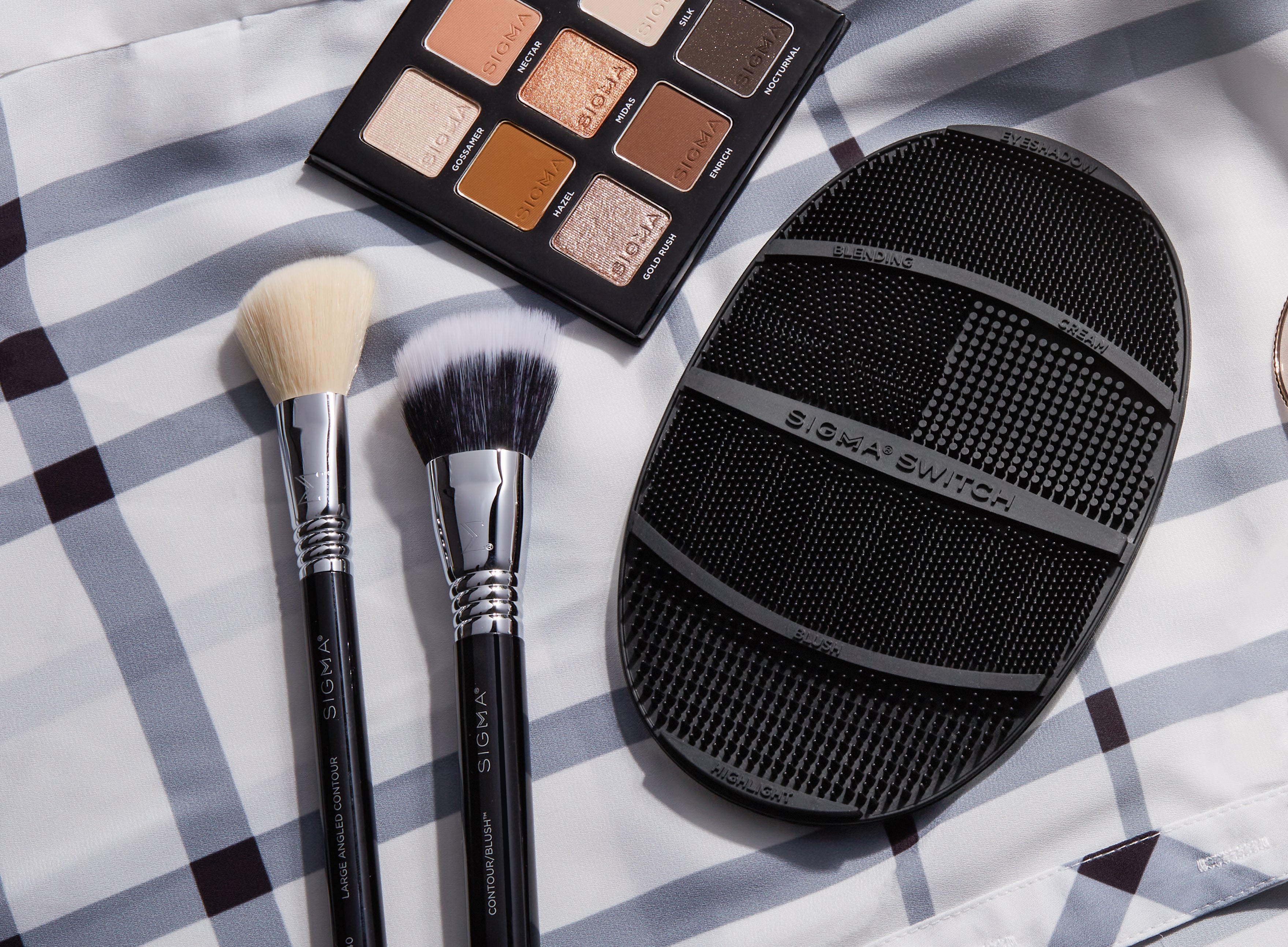 F40 - Large Angled Contour Brush