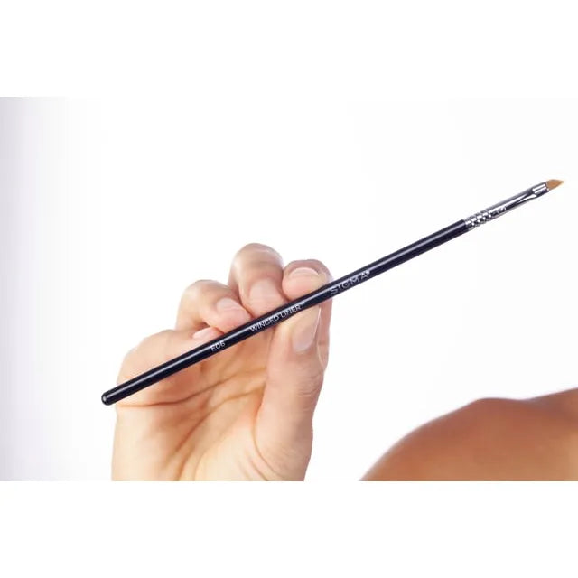 E06 - Winged Liner™ Brush