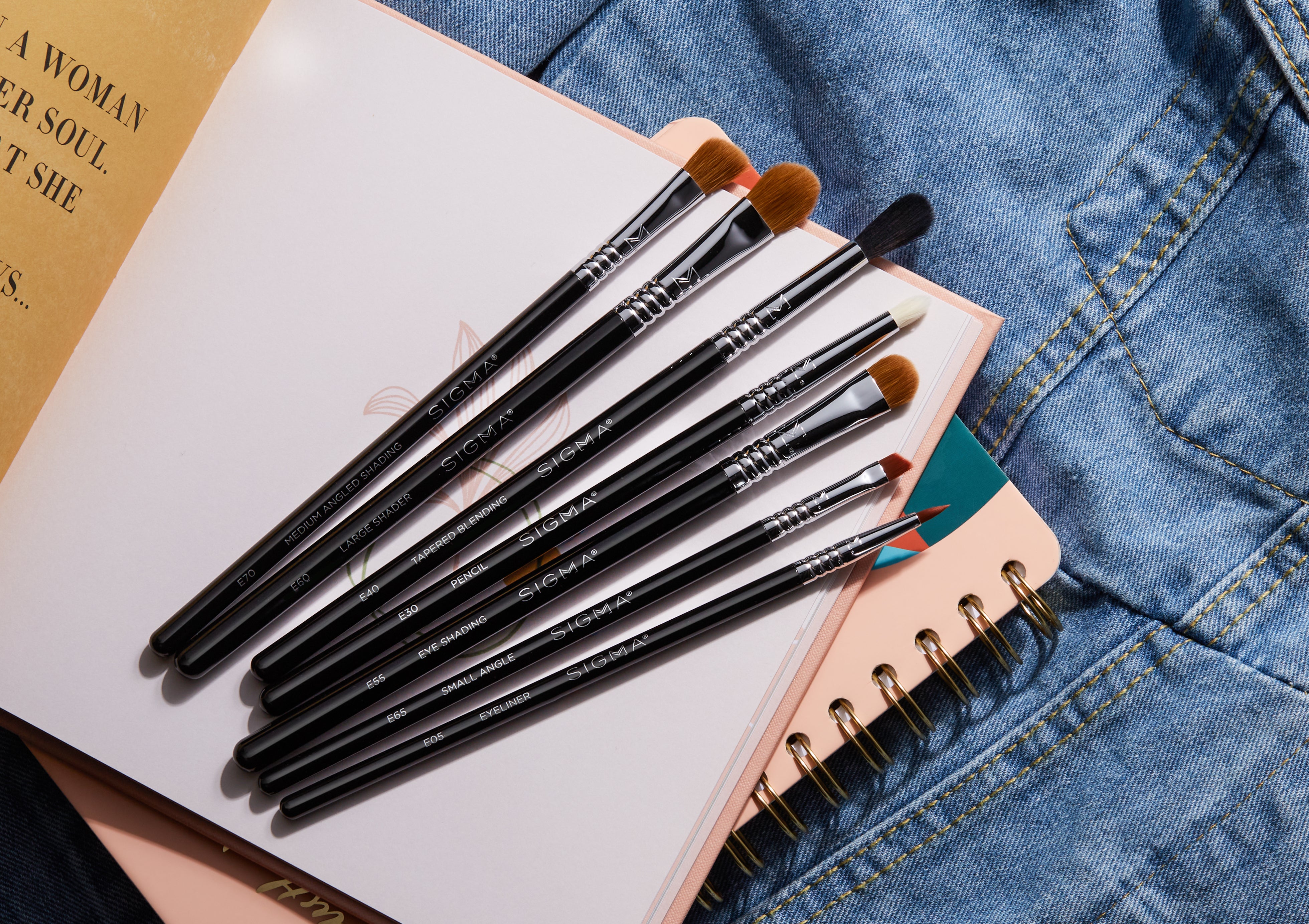 E70 - Medium Angled Shading Brush