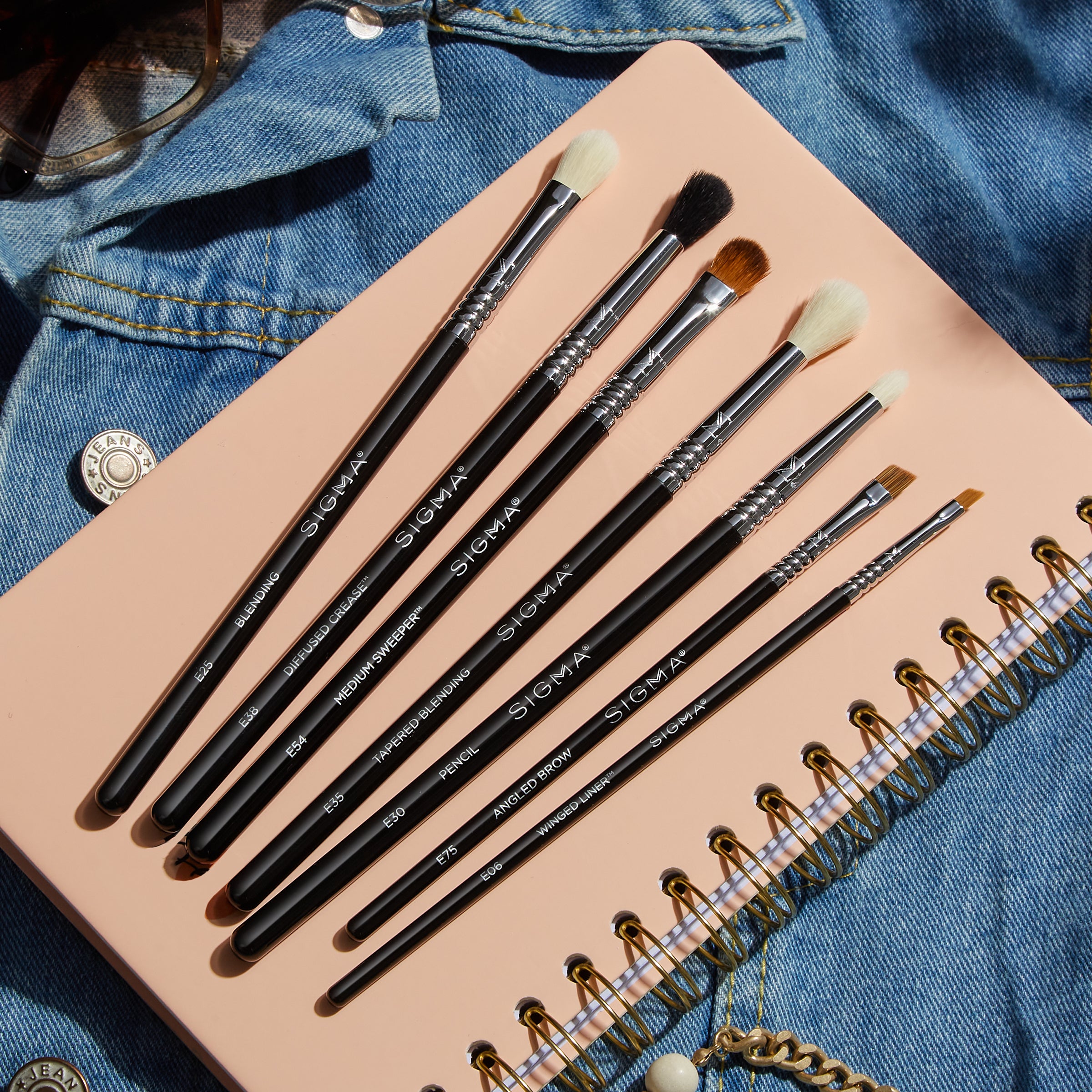 E75 - Angled Brow Brush